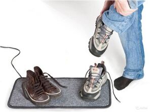 mokré boty jako příčina rozvoje houby na nehtů na nohou